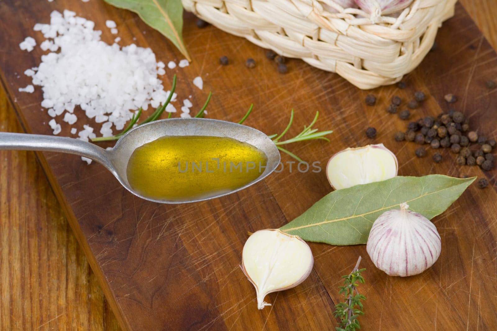Garlic with oil
