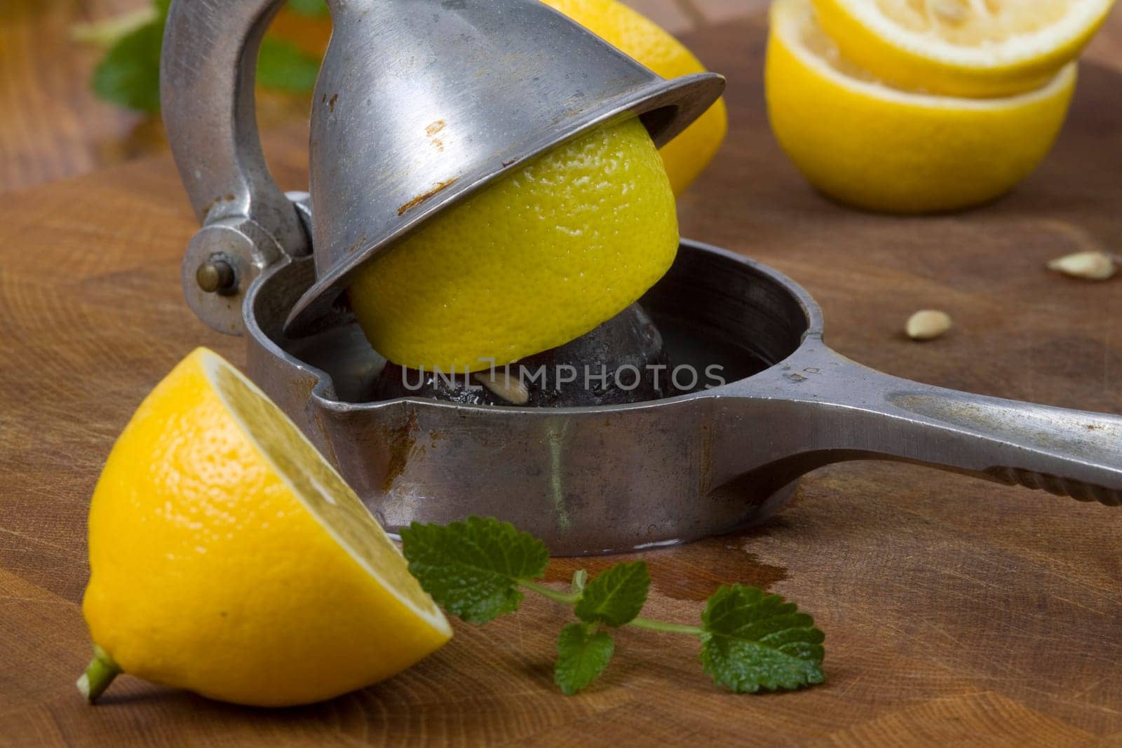 Press and lemon balm