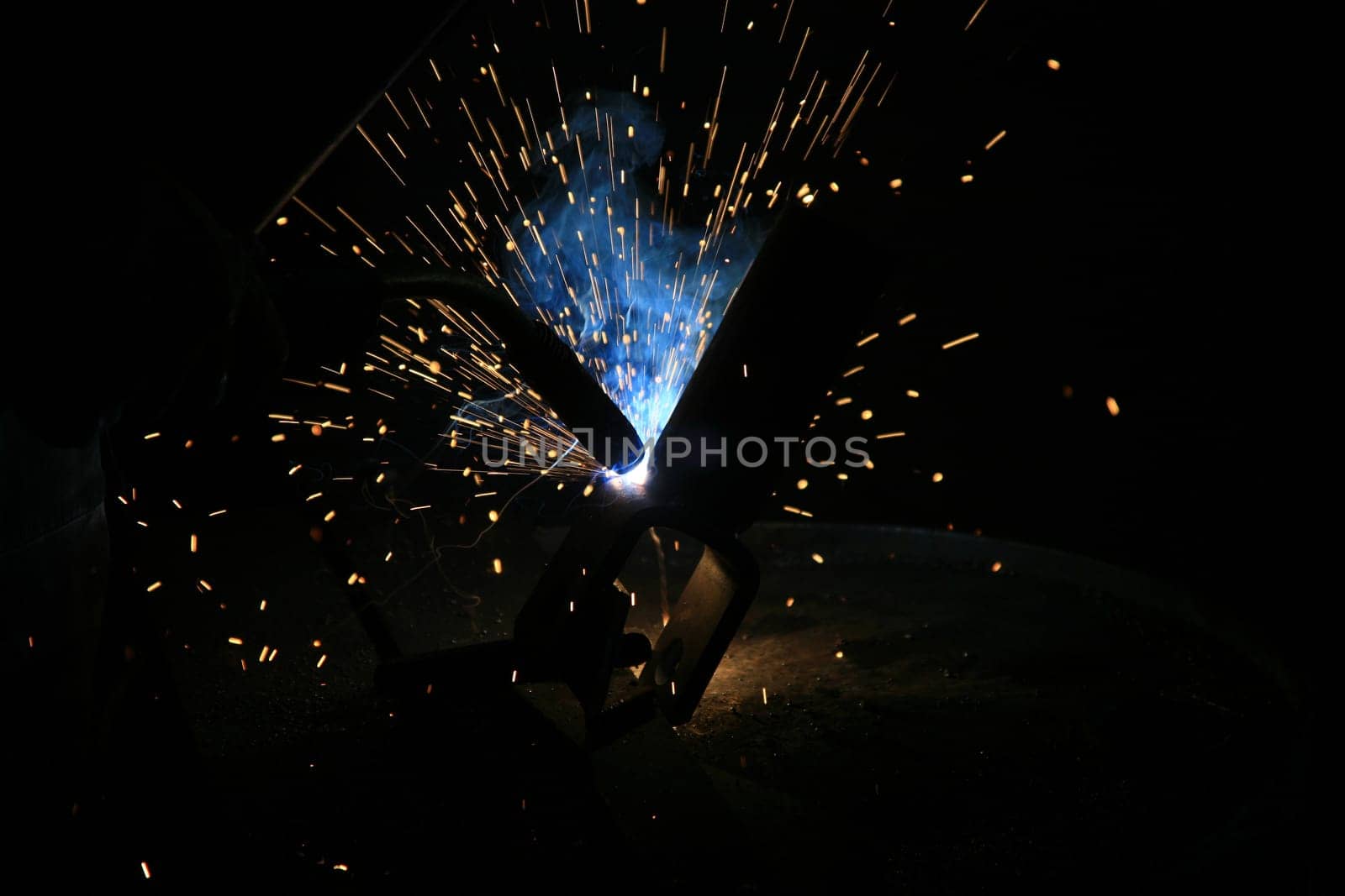 welder background