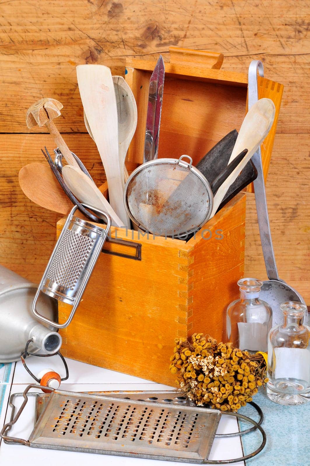 old kitchen gadgets kitchen utensils