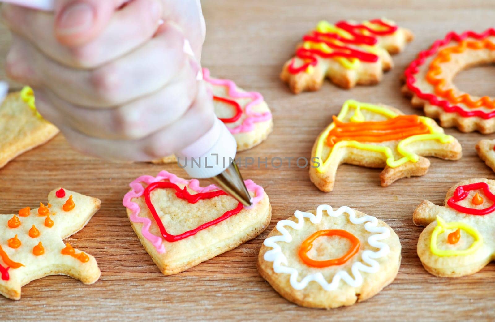 Decorating cookies
