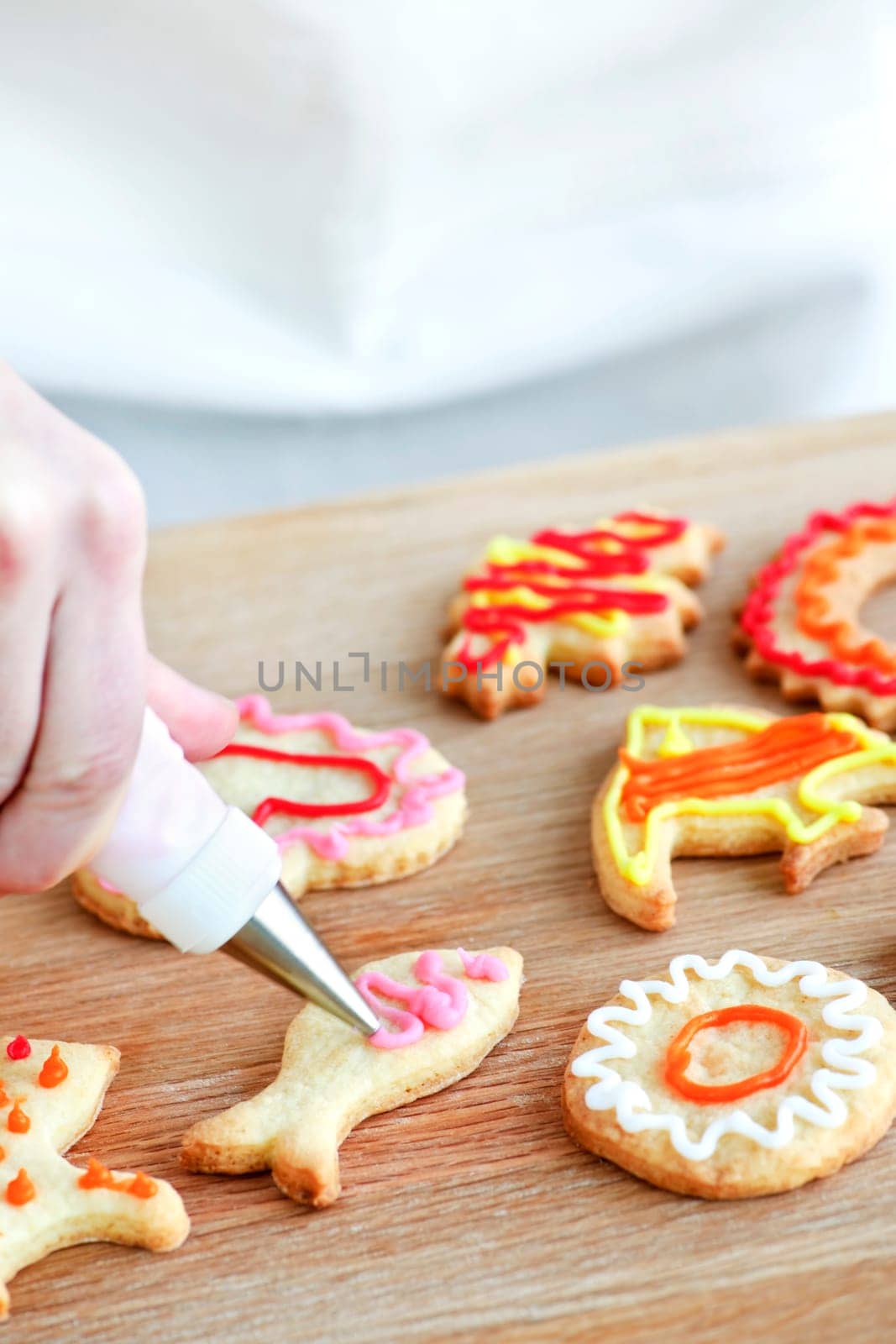 Decorating cookies