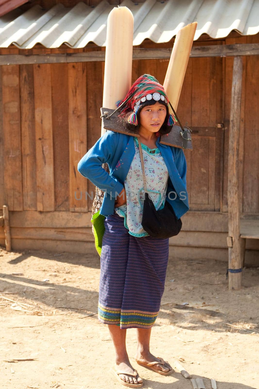 Silo ethnic group in Laos transporti