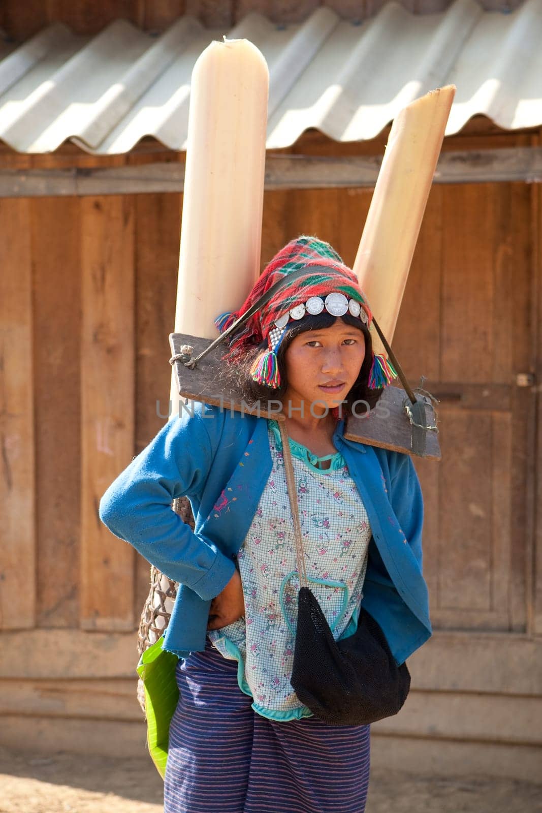 Silo ethnic group in Laos transporti