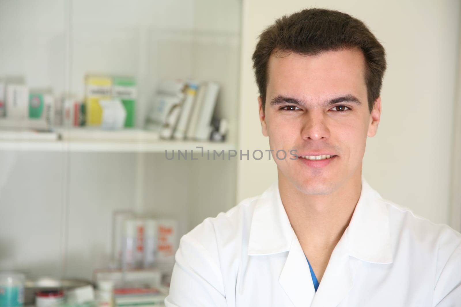 doctor with drugs 2