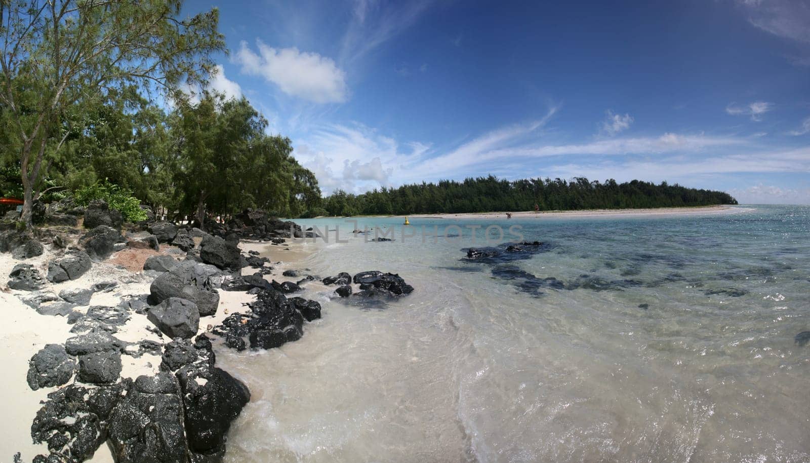Beach panorama ile aux cerfs