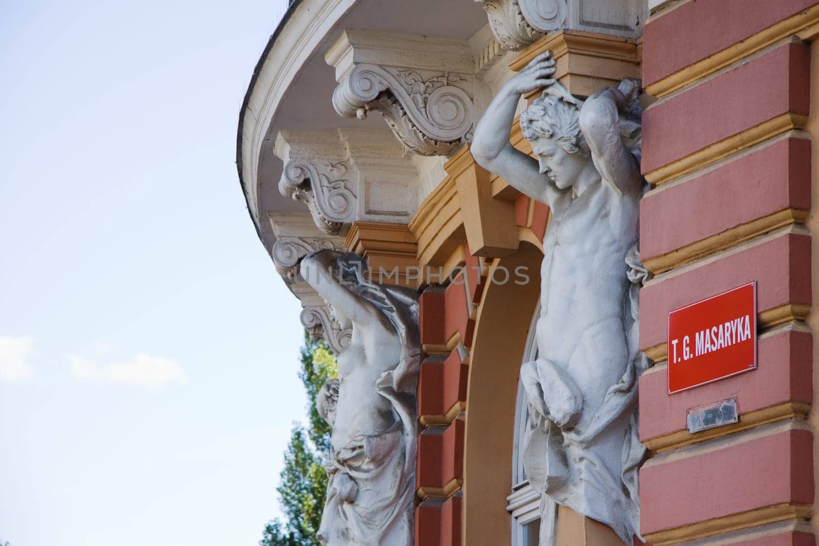 Parapet supports