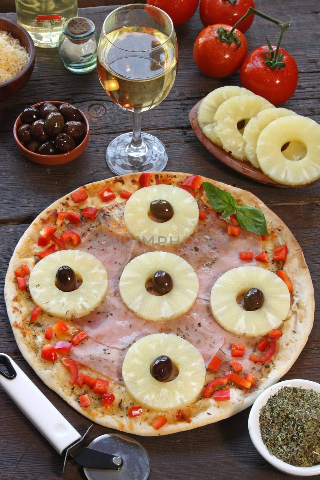 Pineapple pizza