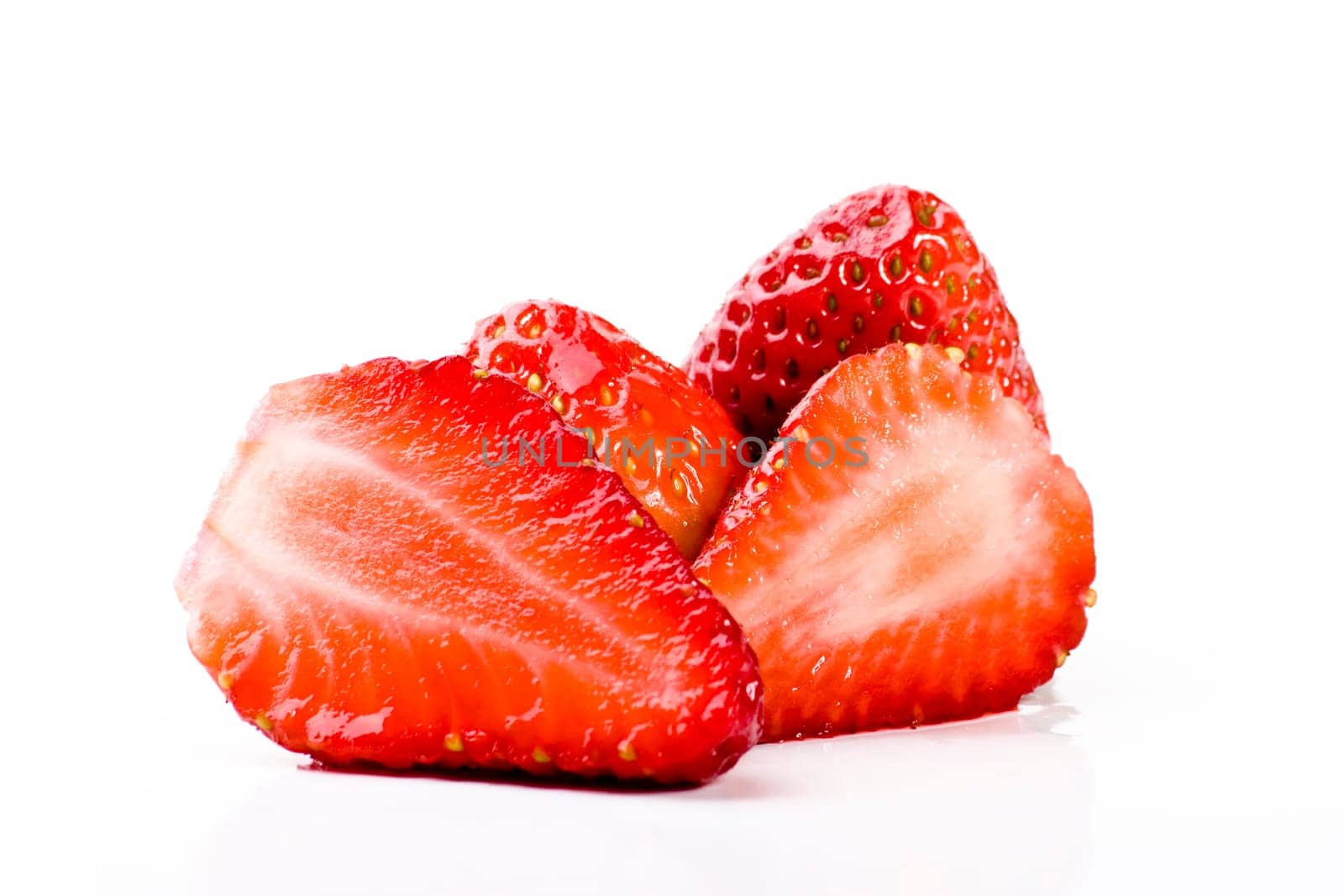 Sliced strawberries wd656