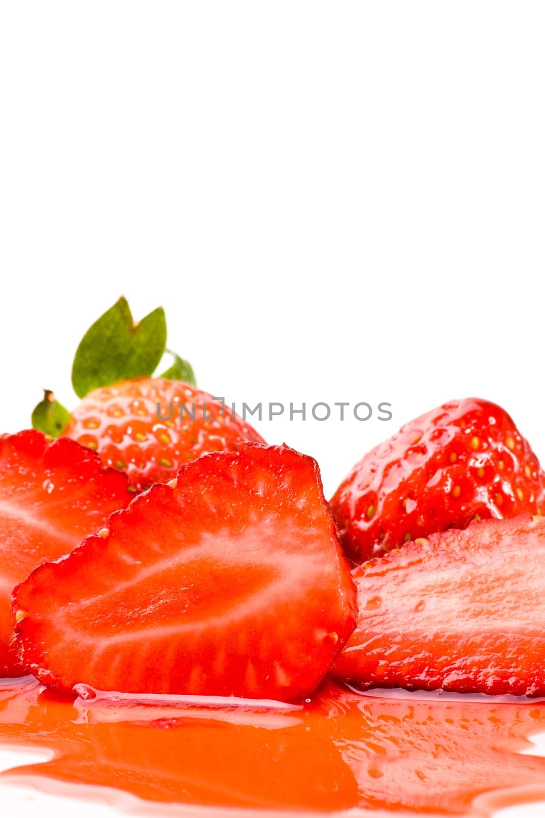 Sliced strawberries wd655