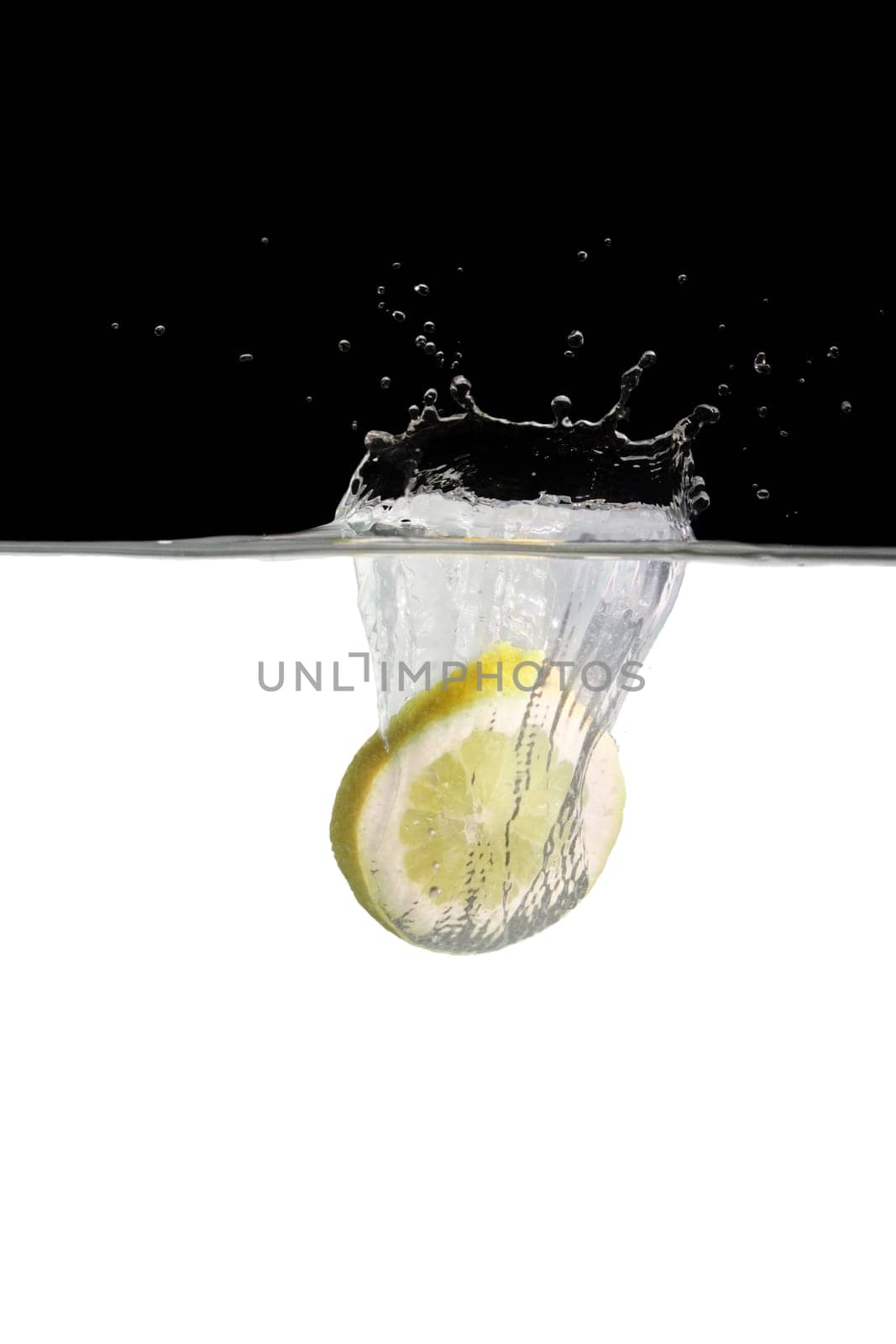 Lemon in water 2