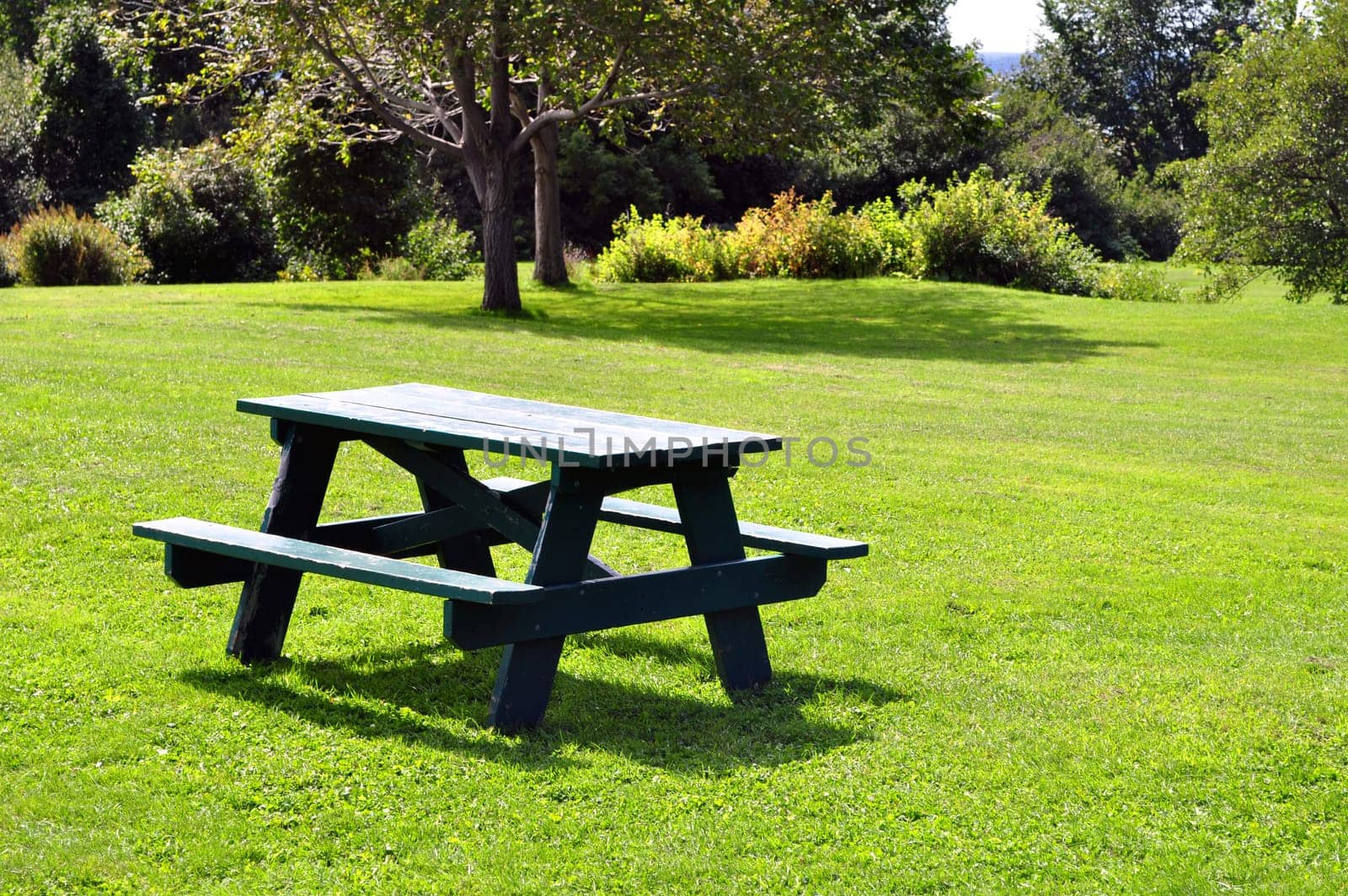 Picnic table