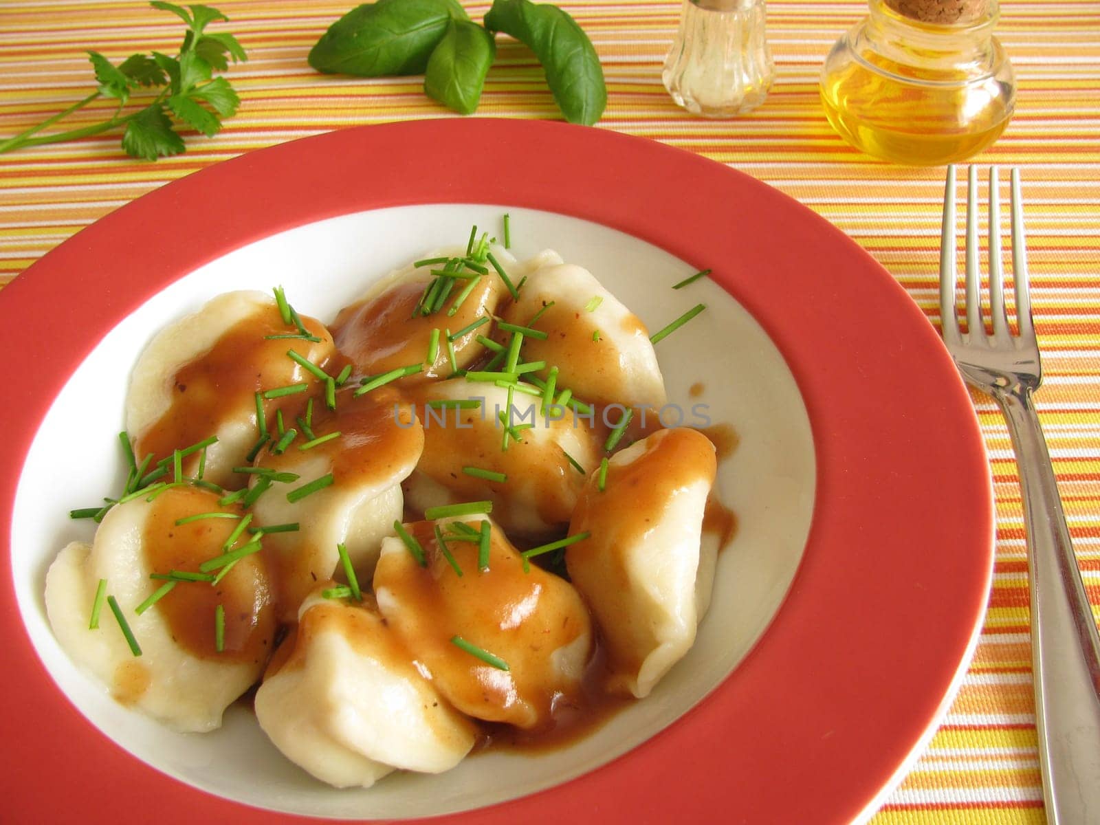 Pelmeni in mushroom cream sauce