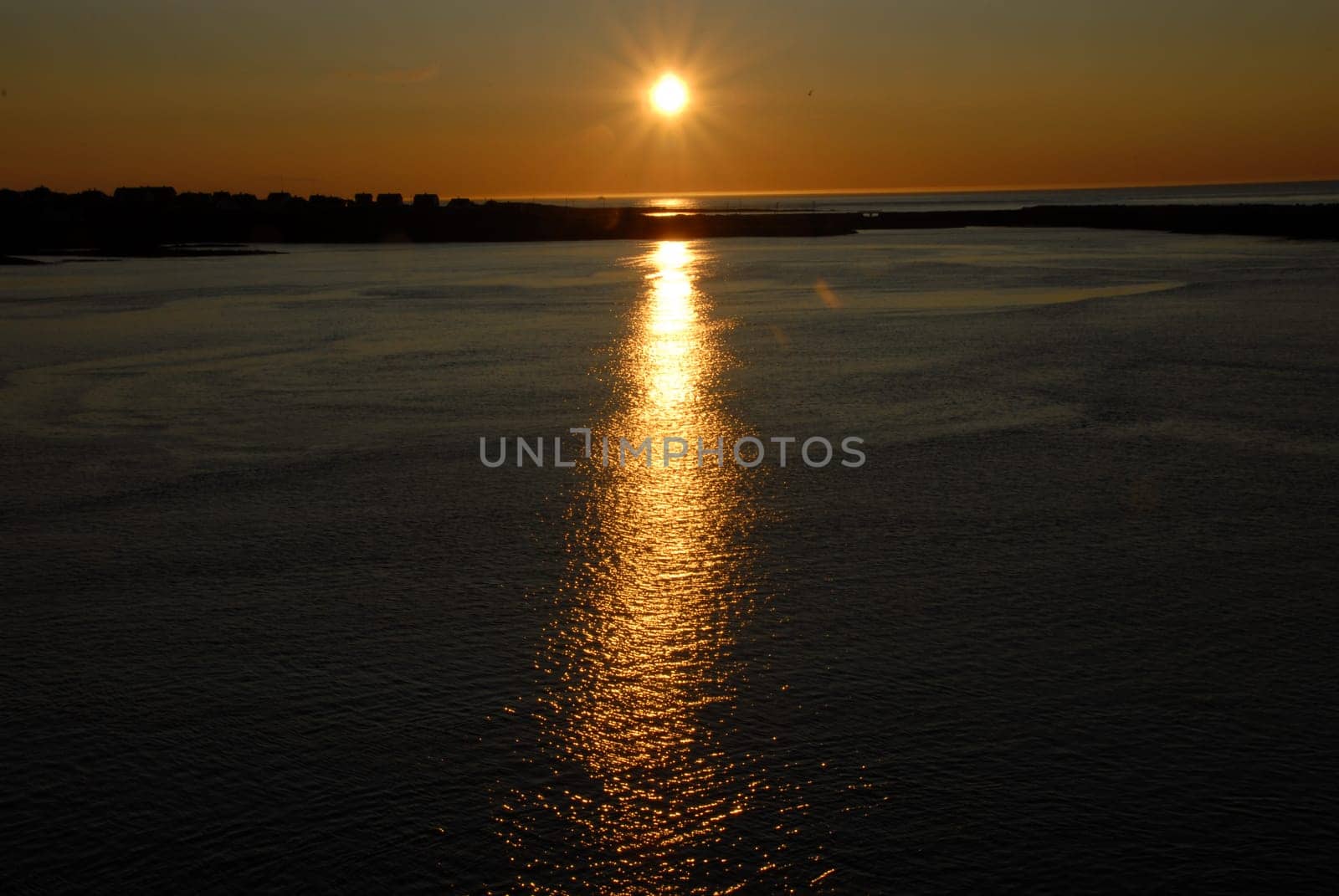 sunset or (sunset beach) or (sunset nature) or (sunset skyline)