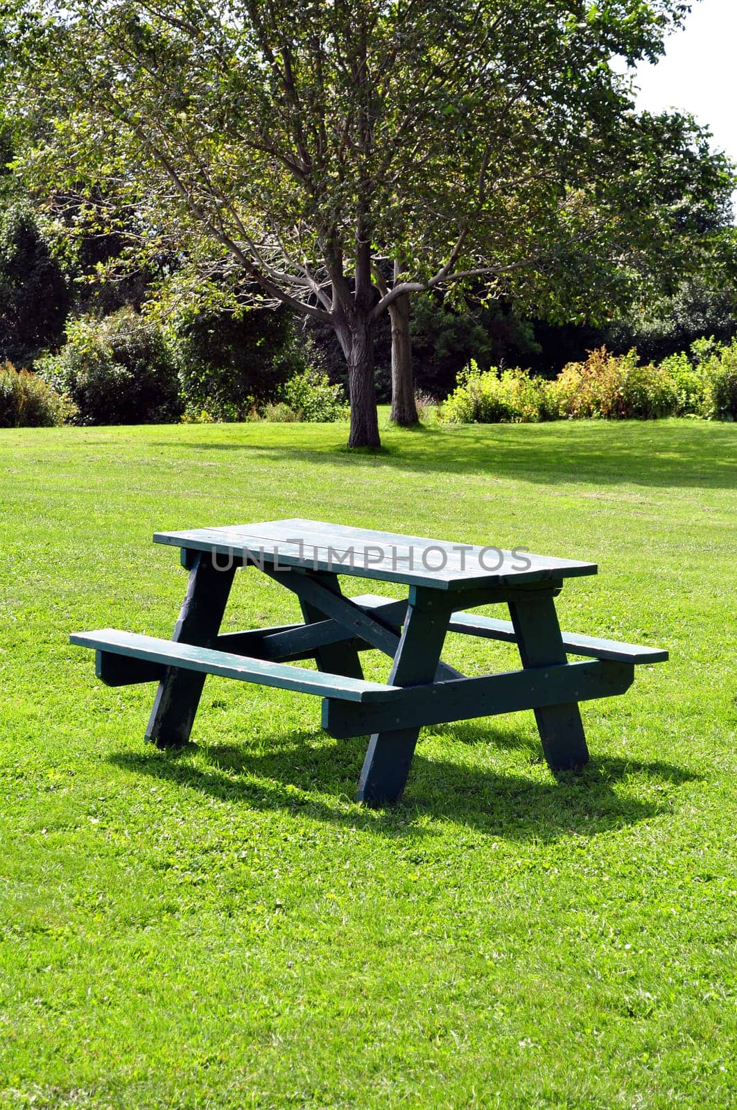 Picnic table