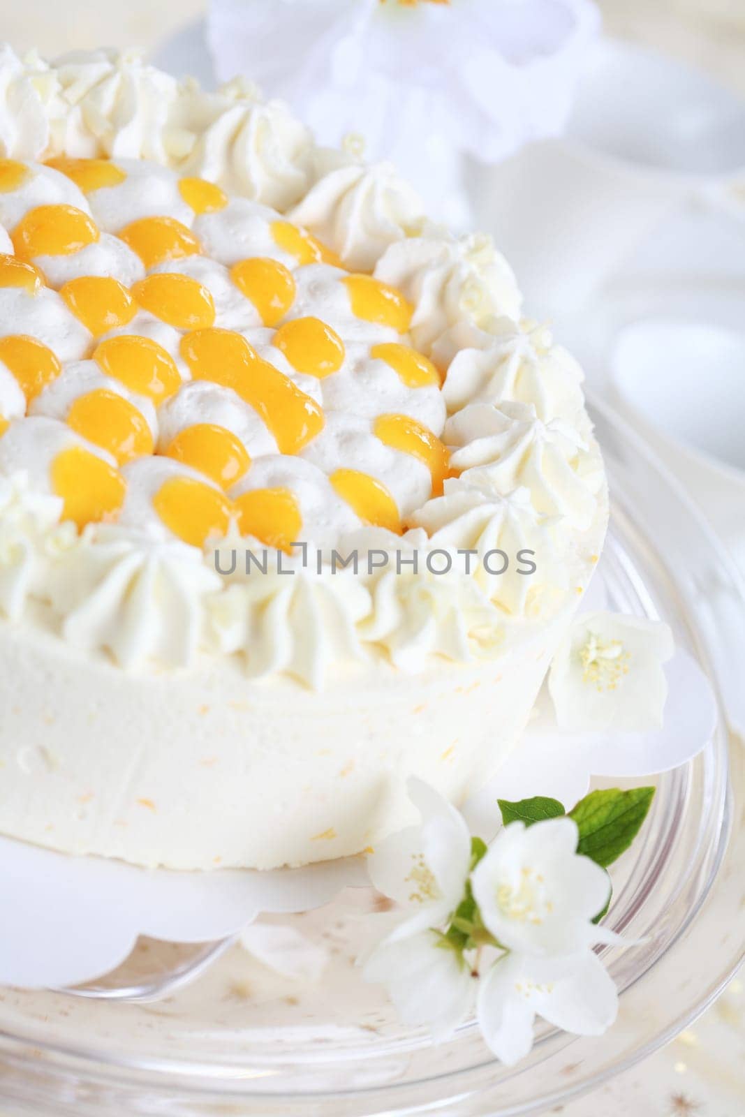 Yogurt cake with oranges