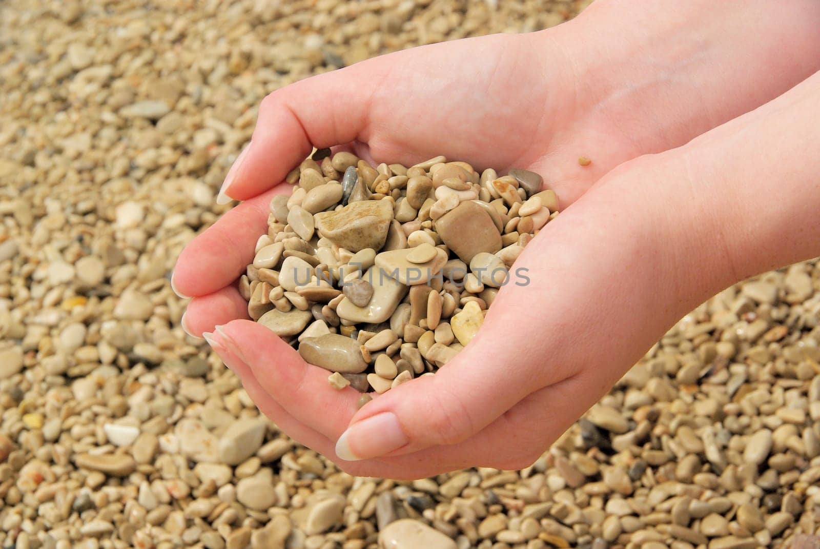 Hand with stones 03