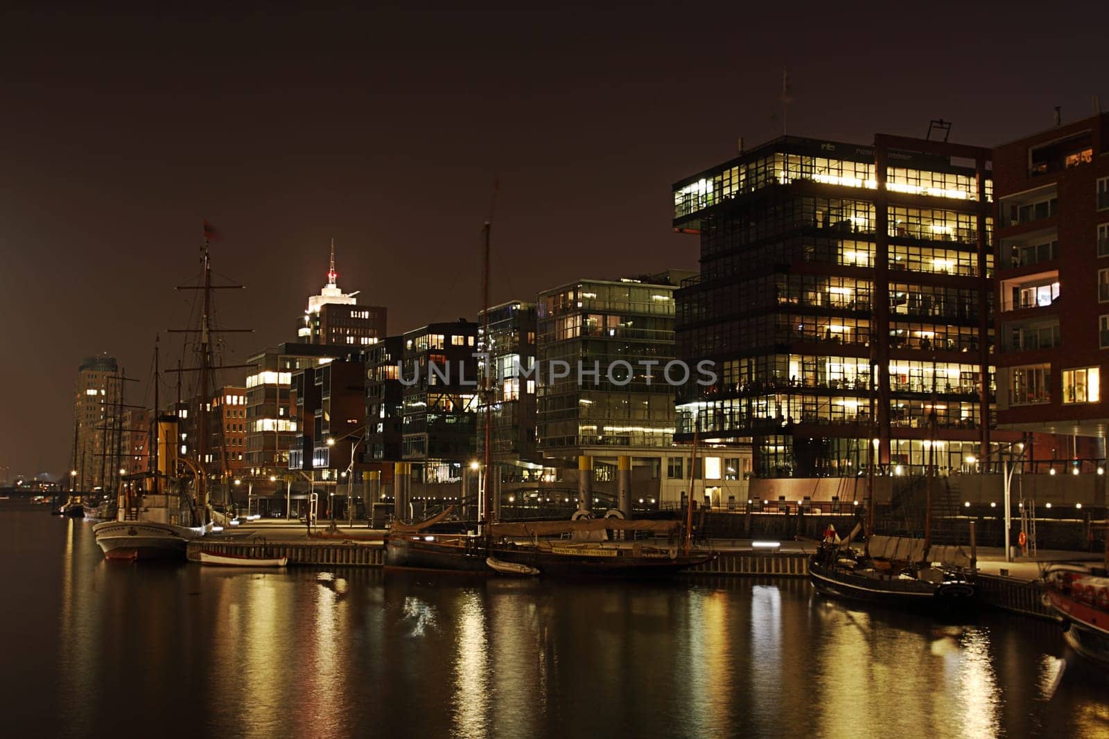 Hamburg Hafencity at night