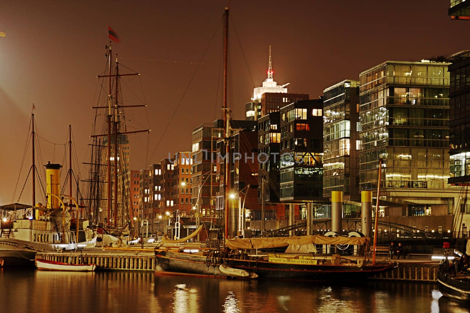 Hamburg Hafencity at night