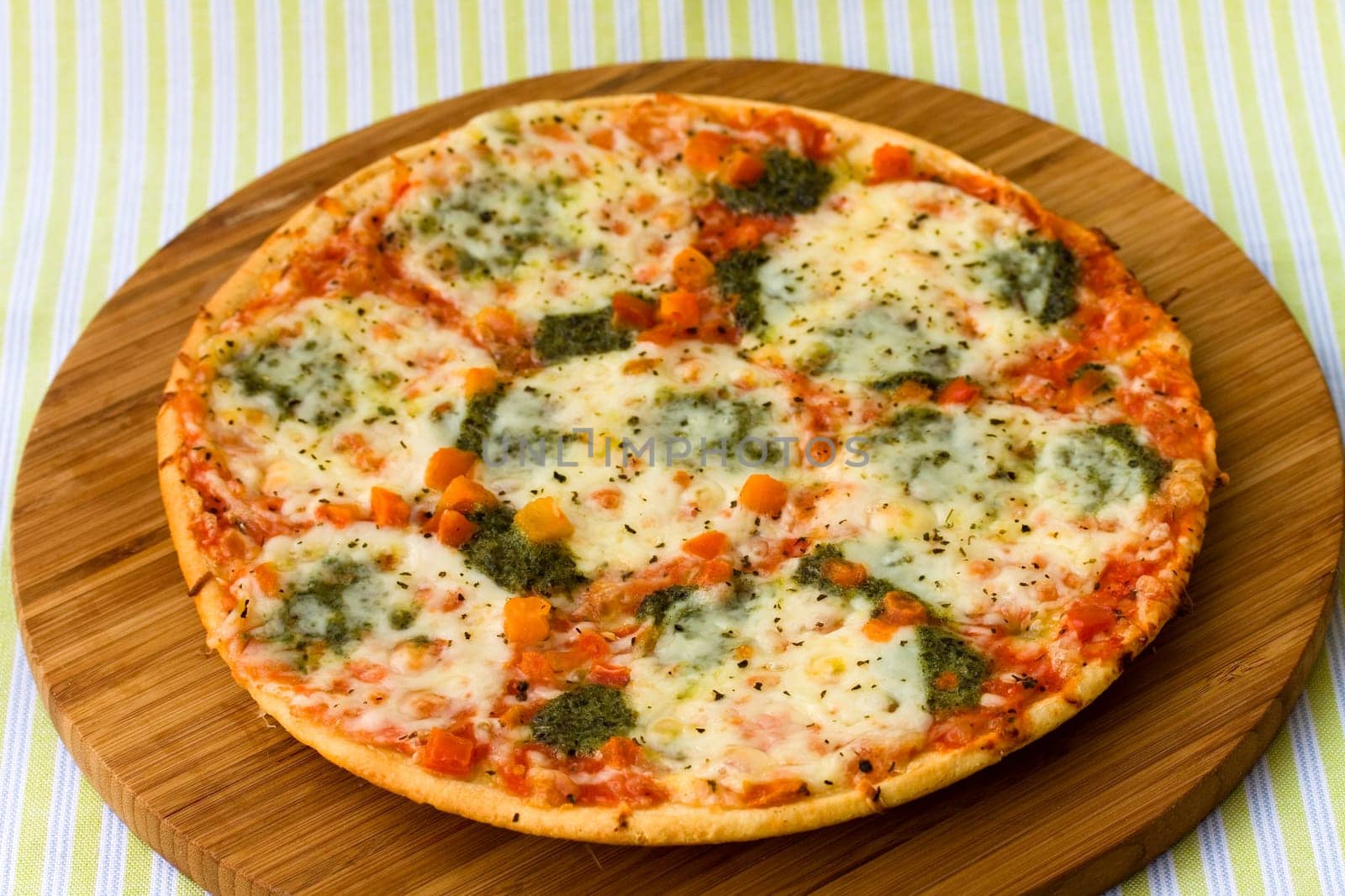 Pizza Supreme with mozzarella,broccoli