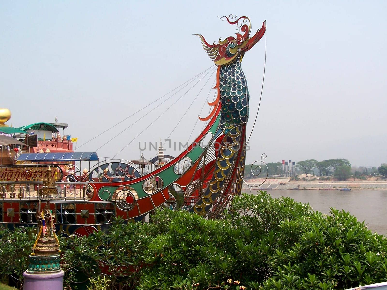 Boat Buddhas at the Golden Triangle