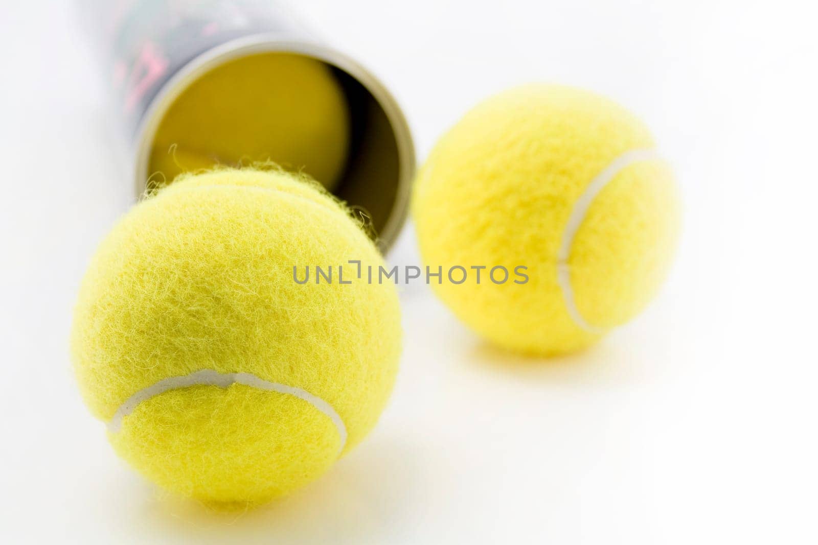 Tennis balls