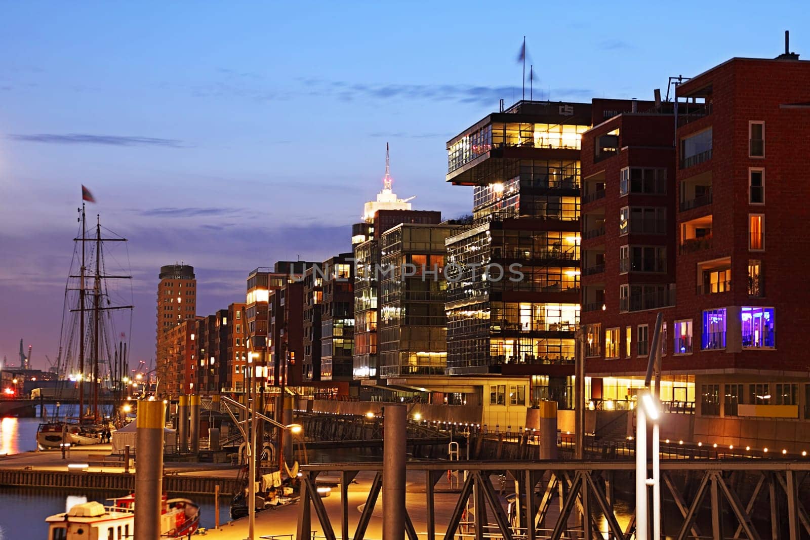 Hamburg Hafencity in the evening - DRI