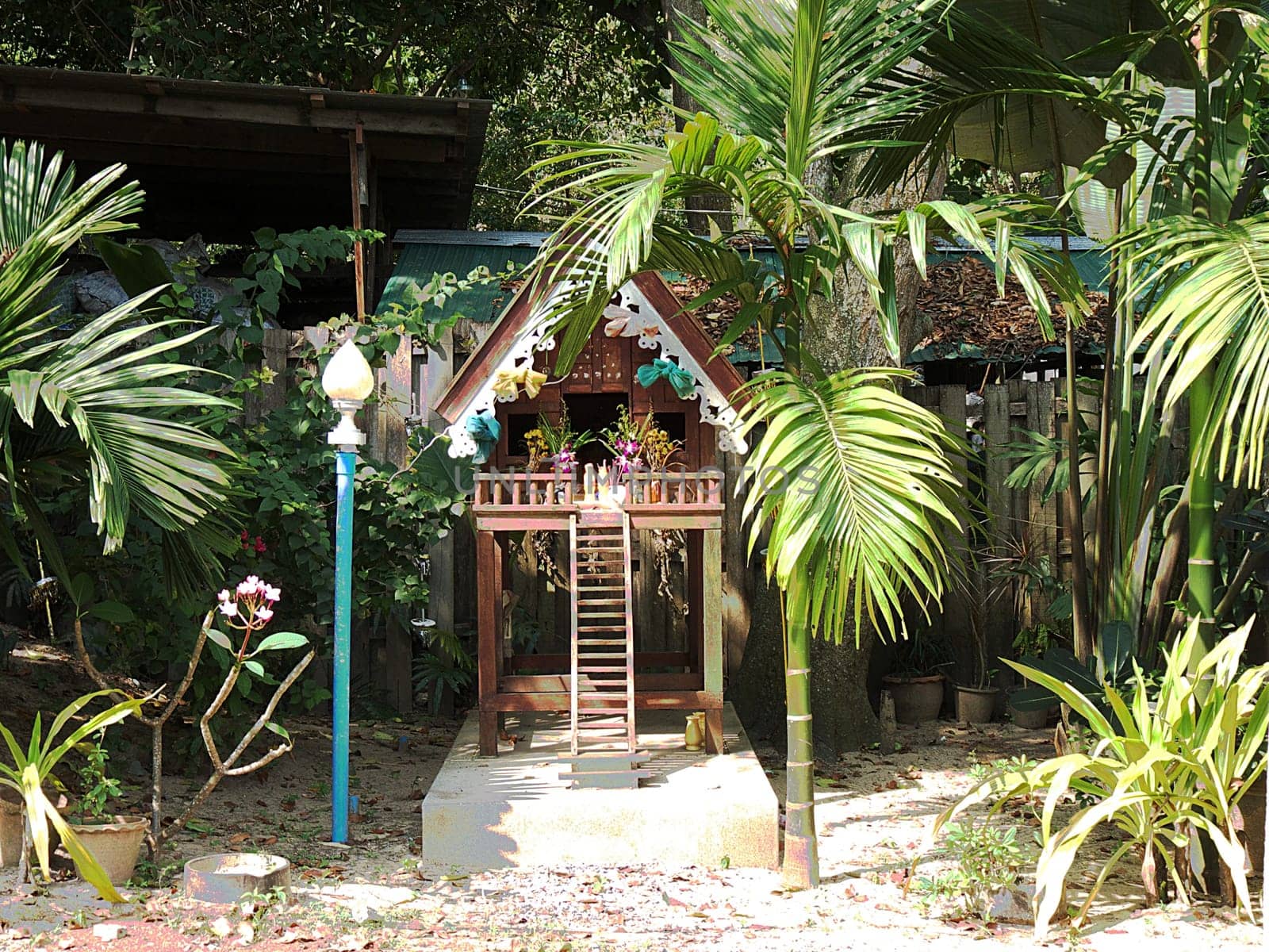 The small haunted houses can be found in front of every house in every hotel,daily fresh gifts are given with prayers