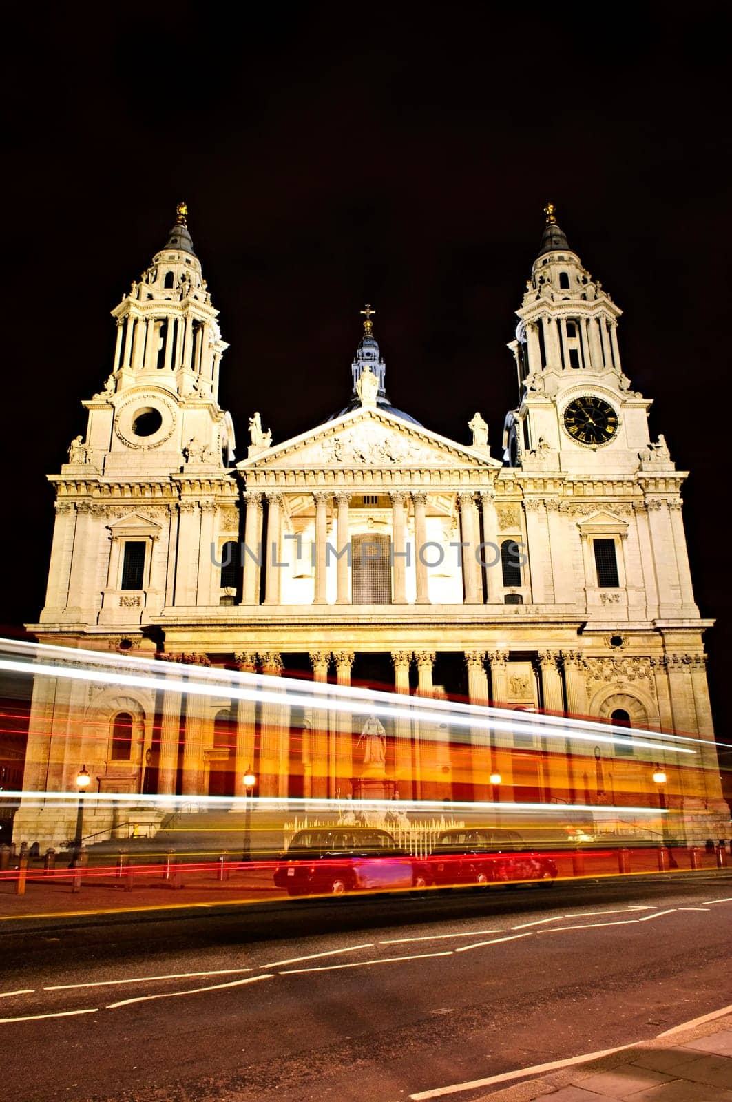 St. Pauls Cathedral London at night