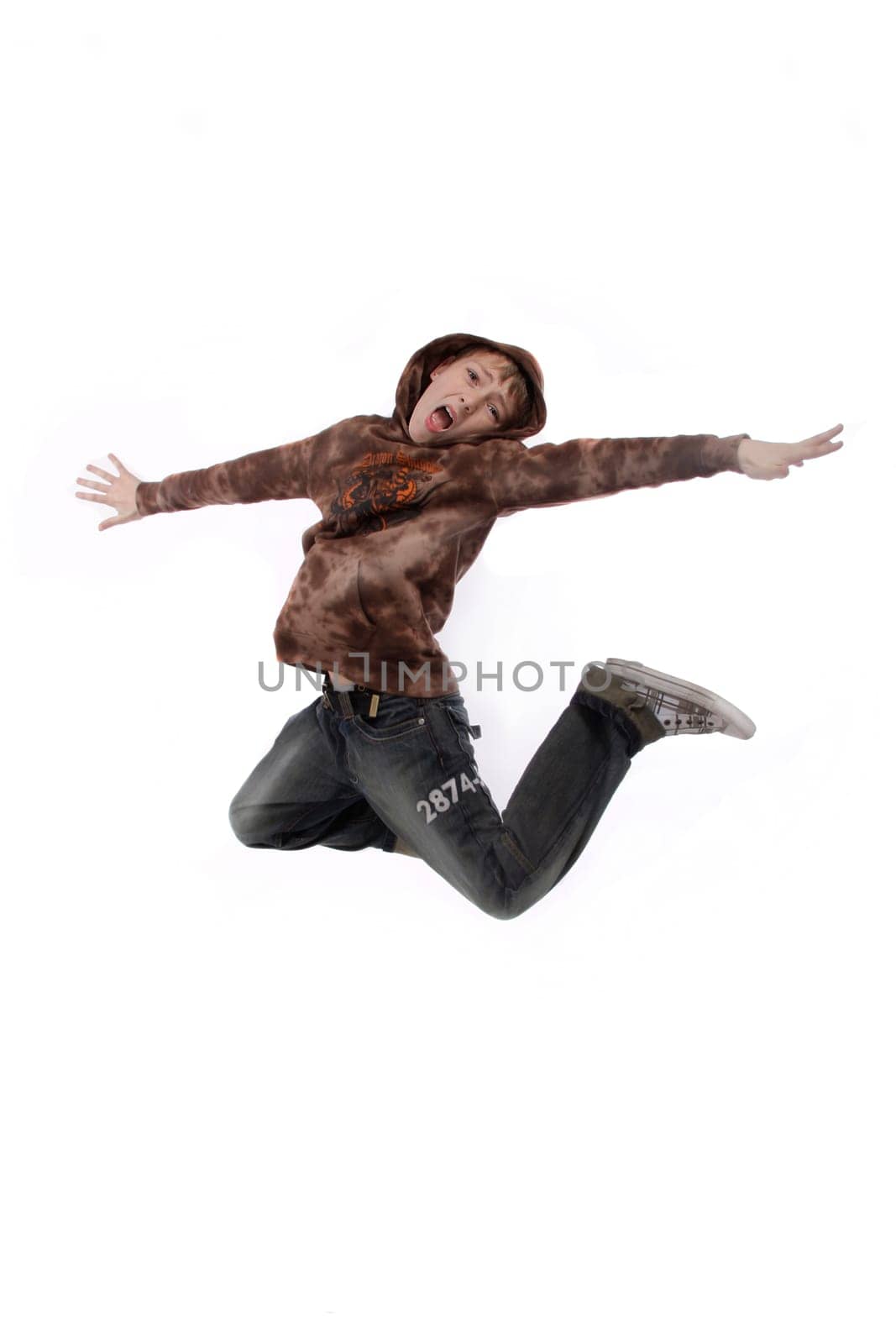 boy jumps wd709