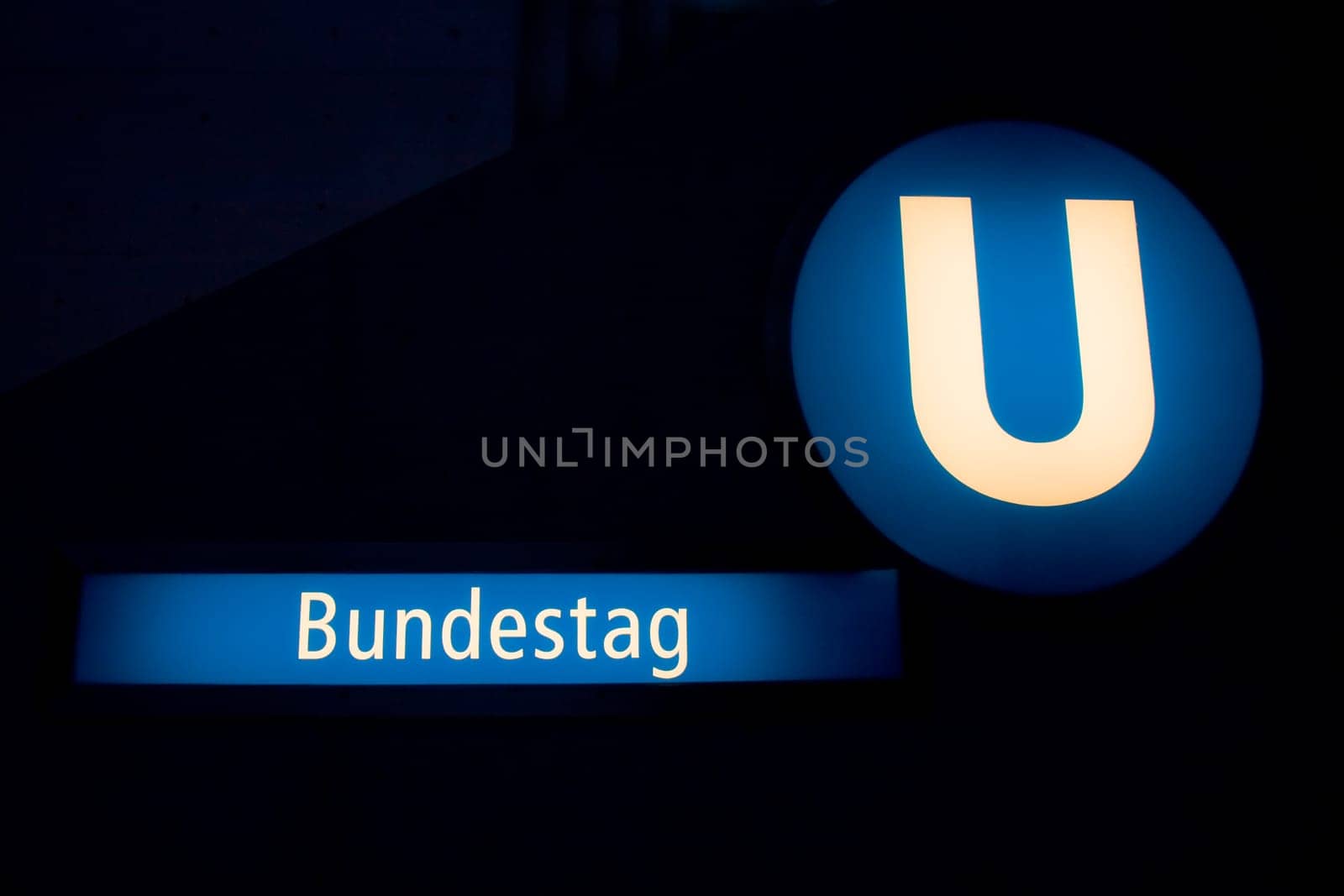 Berlin - U-Bahn Bundestag