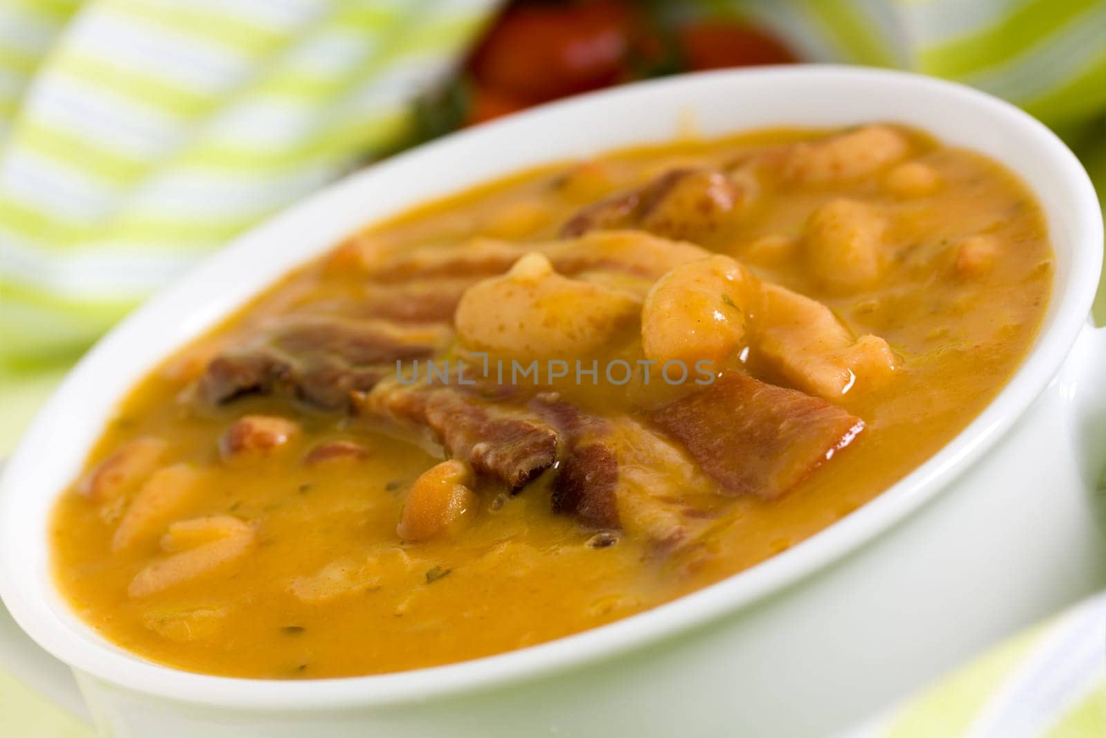 Bean soup with smoked bacon