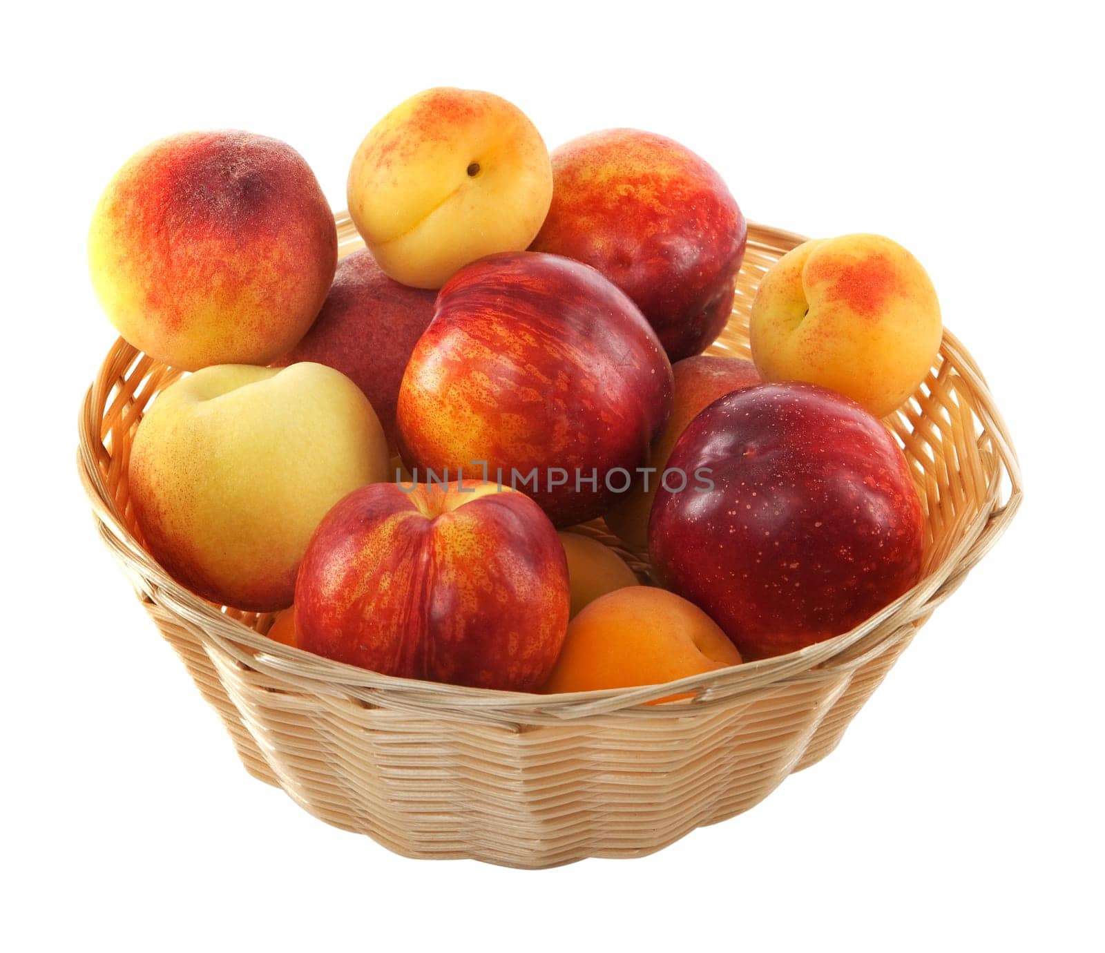 Pome fruit in a basket incl. pruning path