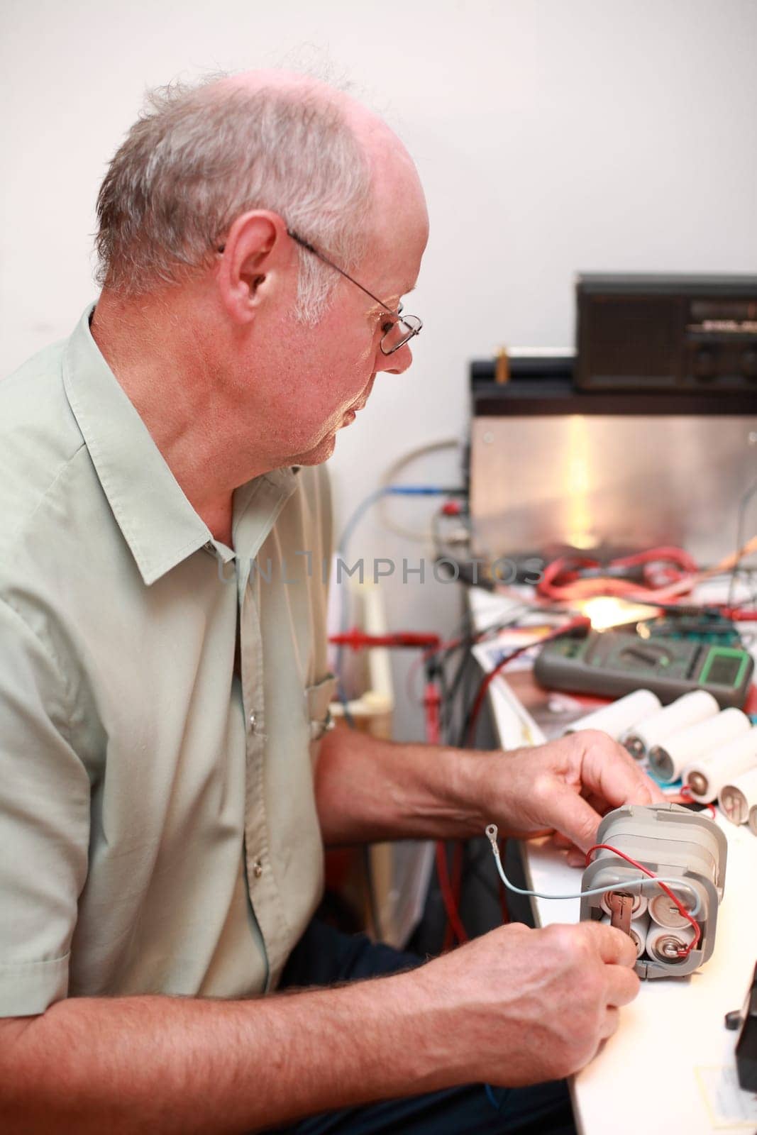Senior electrician