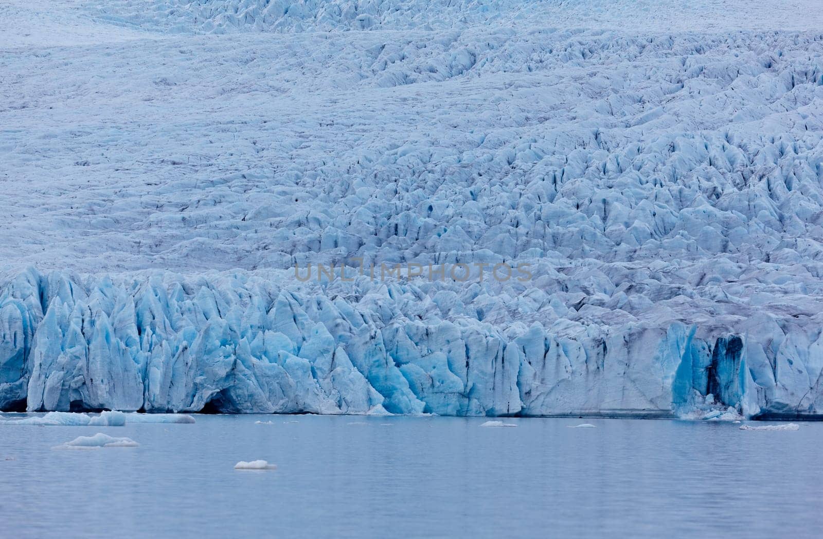 Fjallsarlon Glacial lake and Fjallsjokull glacier, Iceland