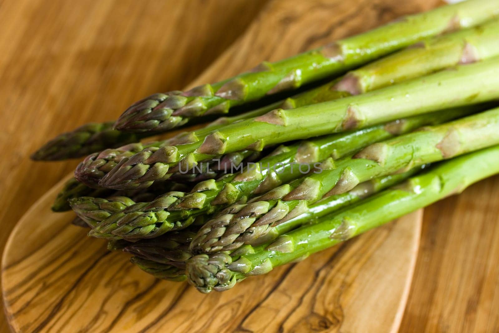 Green asparagus
