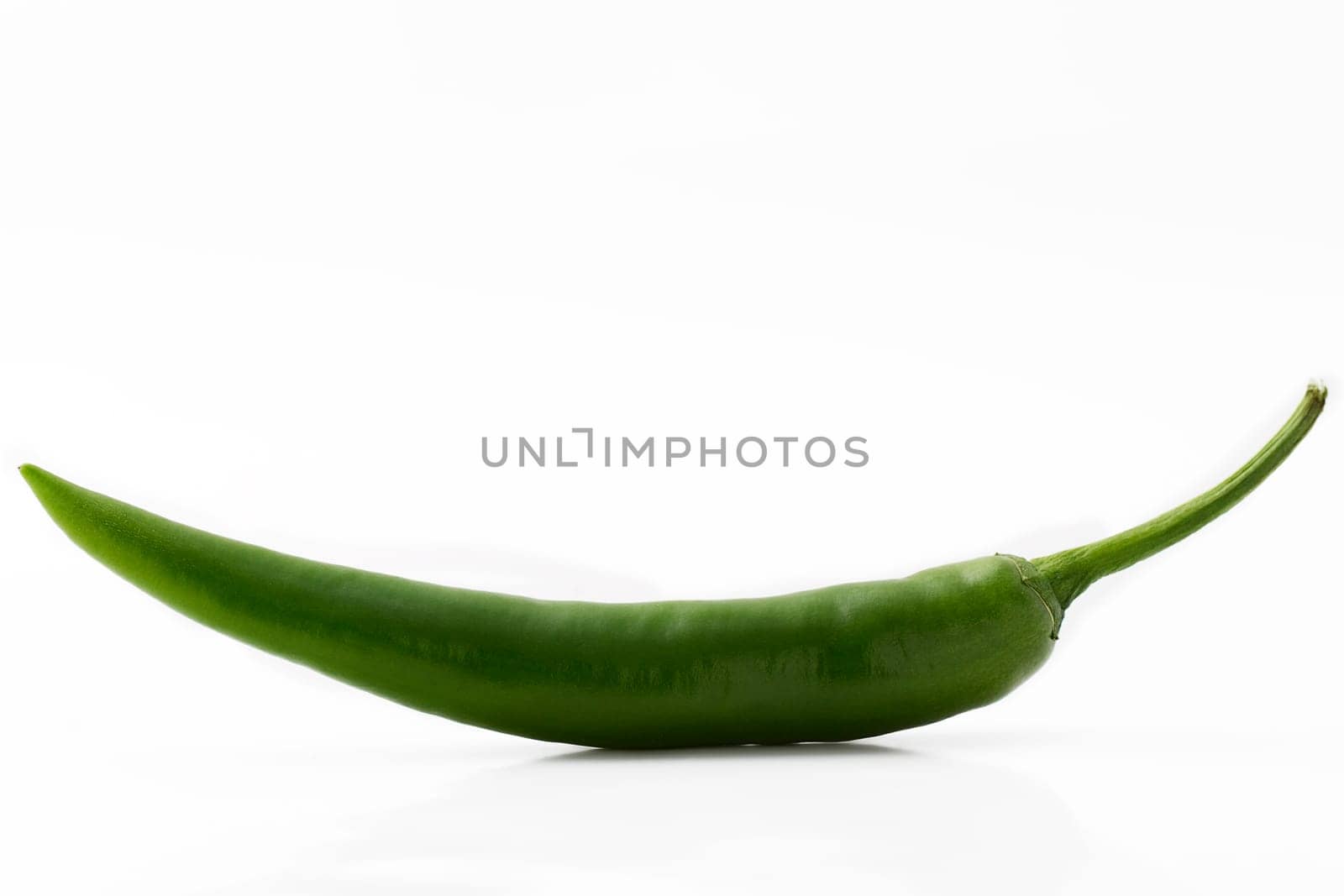 a green hot pepper