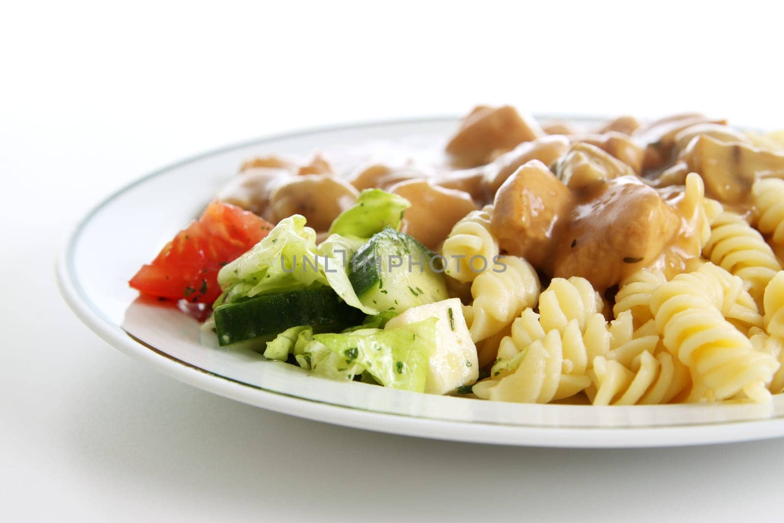 Goulash with noodles and side salad