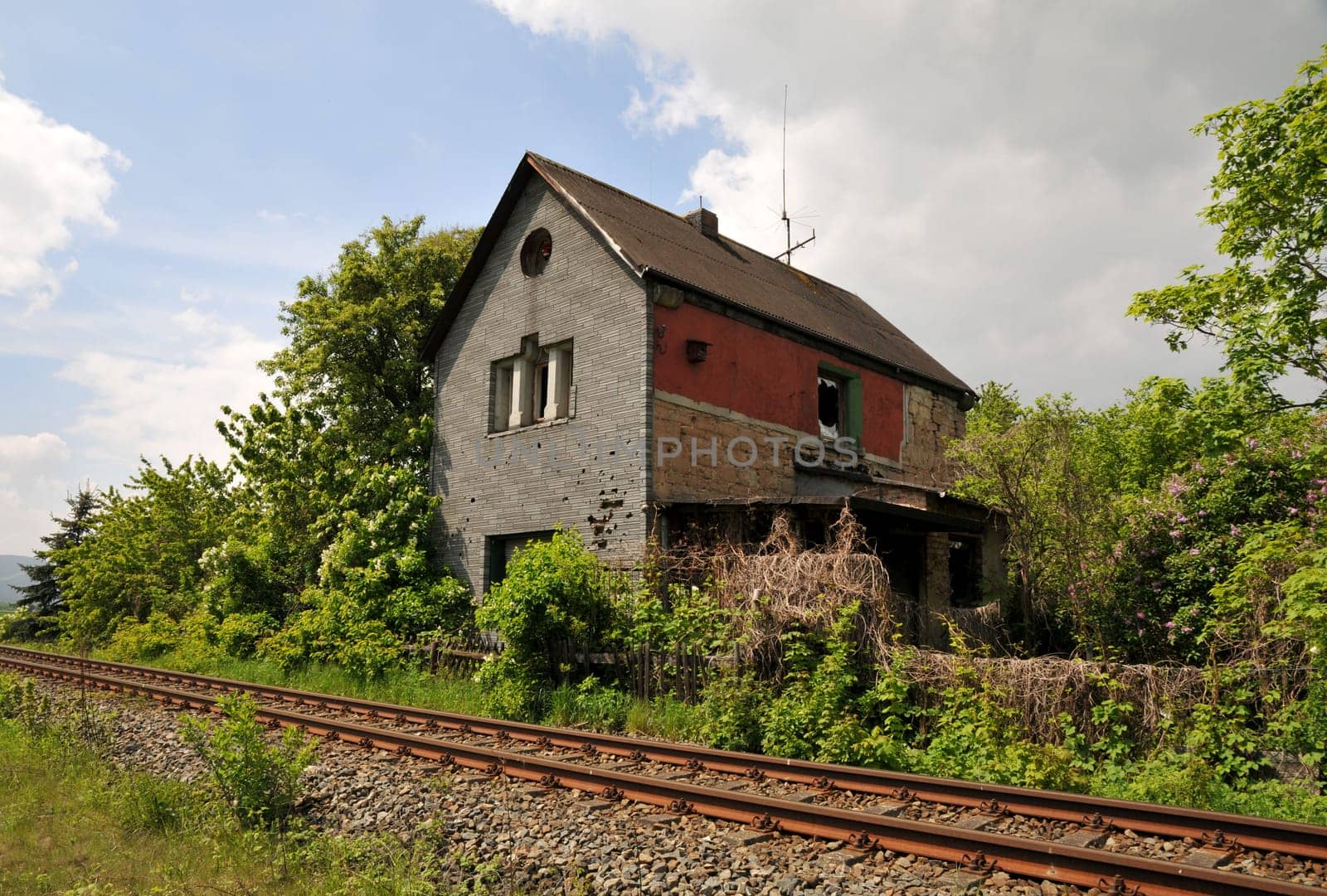 abandoned station keeper's house