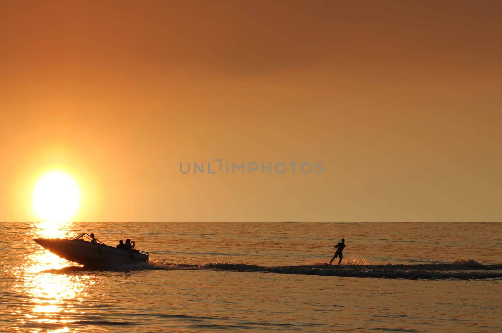 sunset or (sunset beach) or (sunset nature) or (sunset skyline)