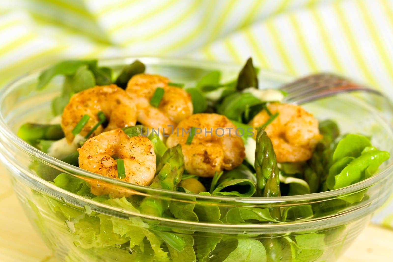 Lamb's lettuce with olives,sauce