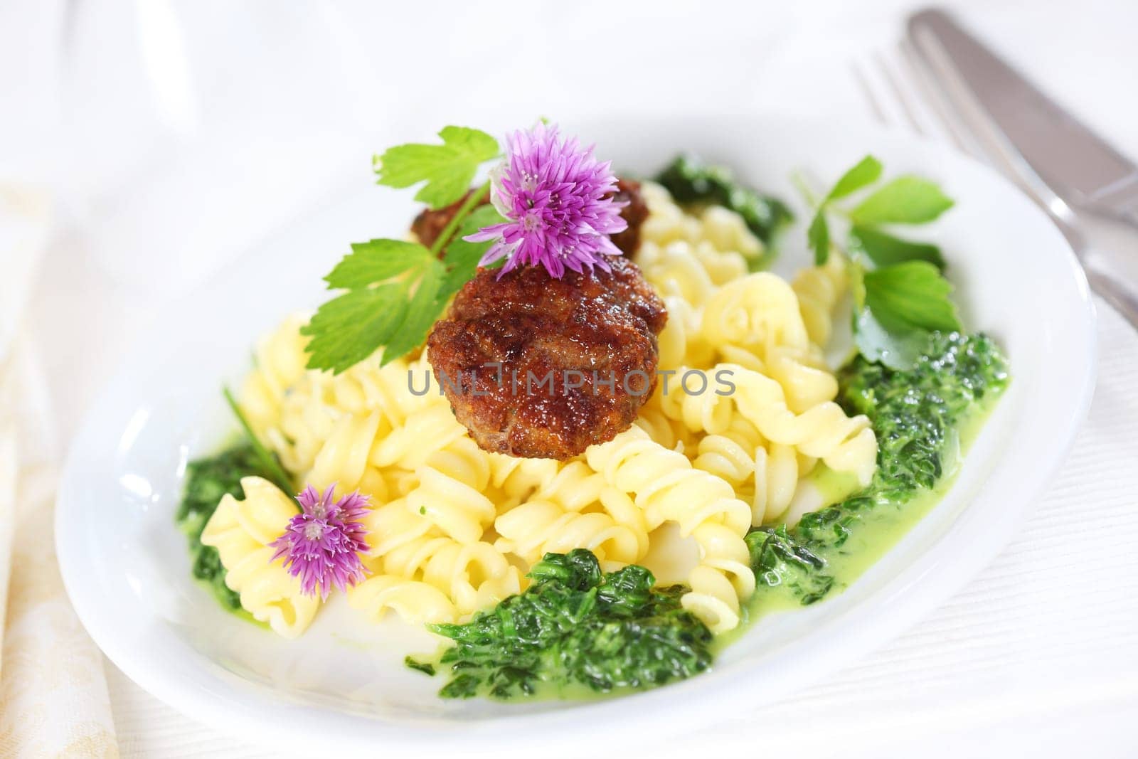 Past with meatball and spinach