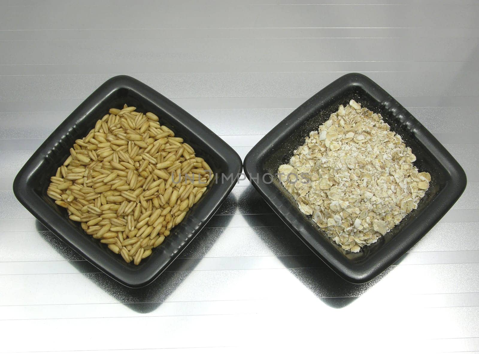 Porcelain bowls with oatmeal