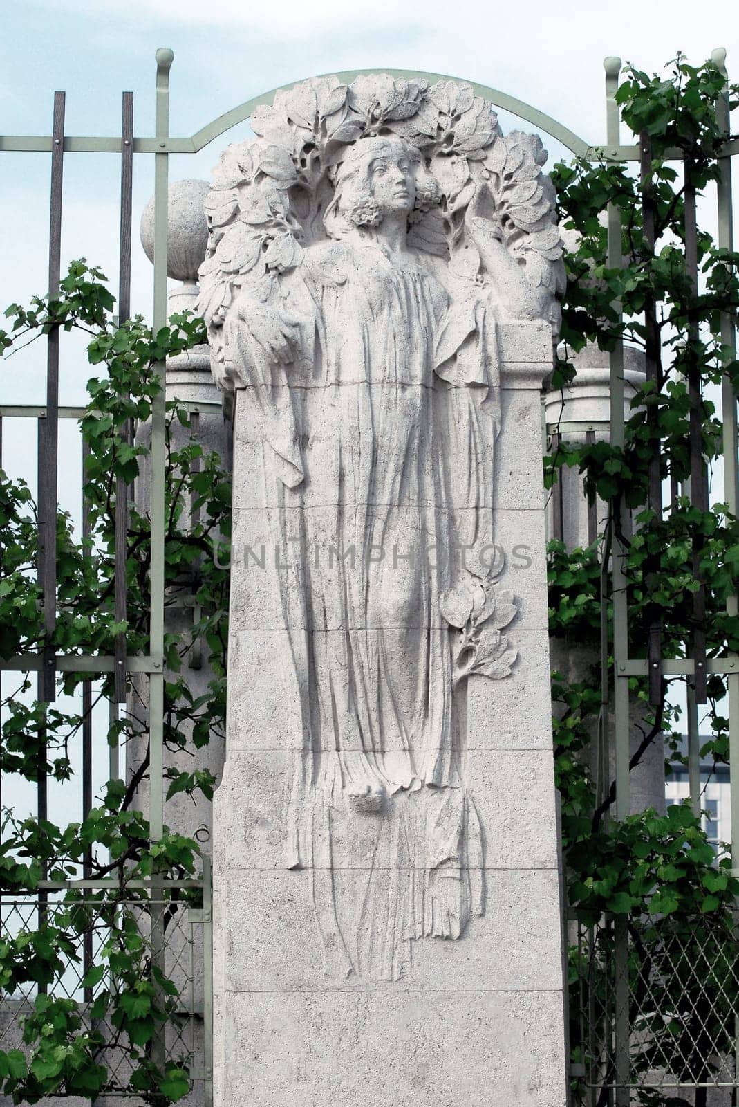 Art Nouveau Figurine