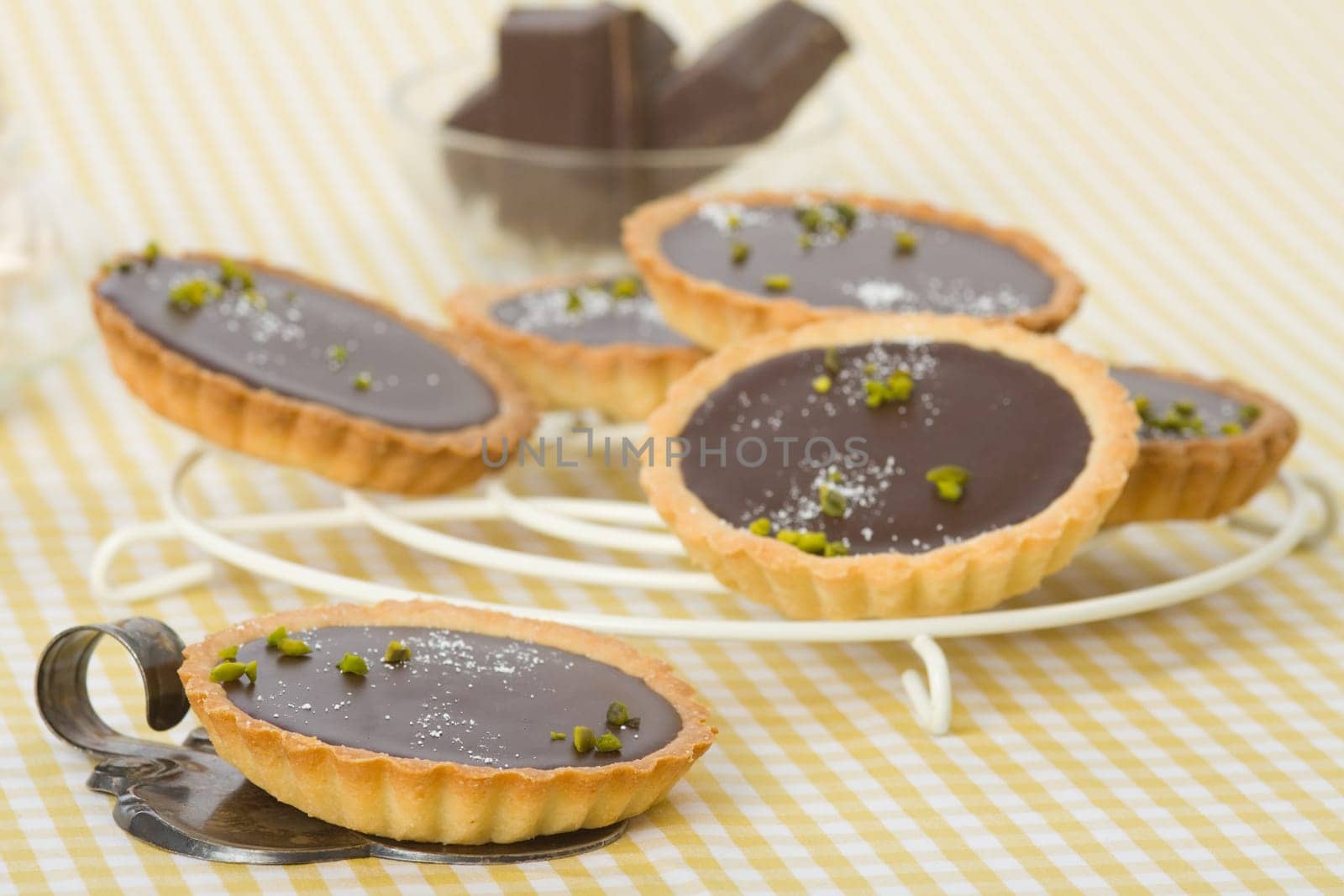 Tartlets and pistachios