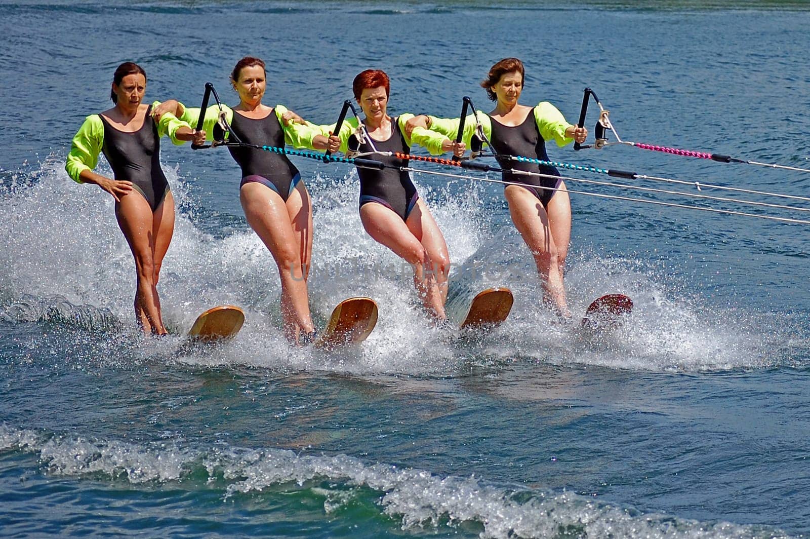 Water ski