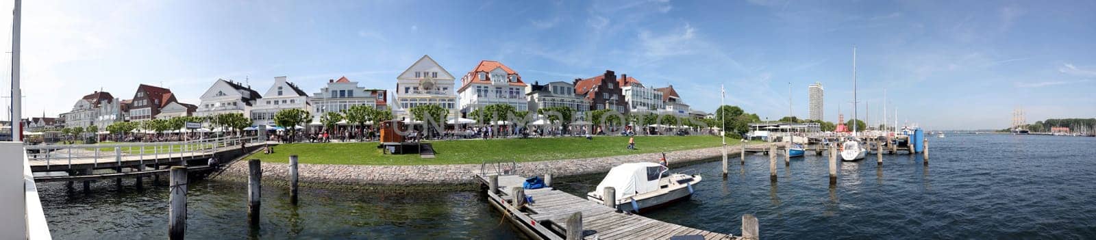 Promenade Travemünde in panorama format