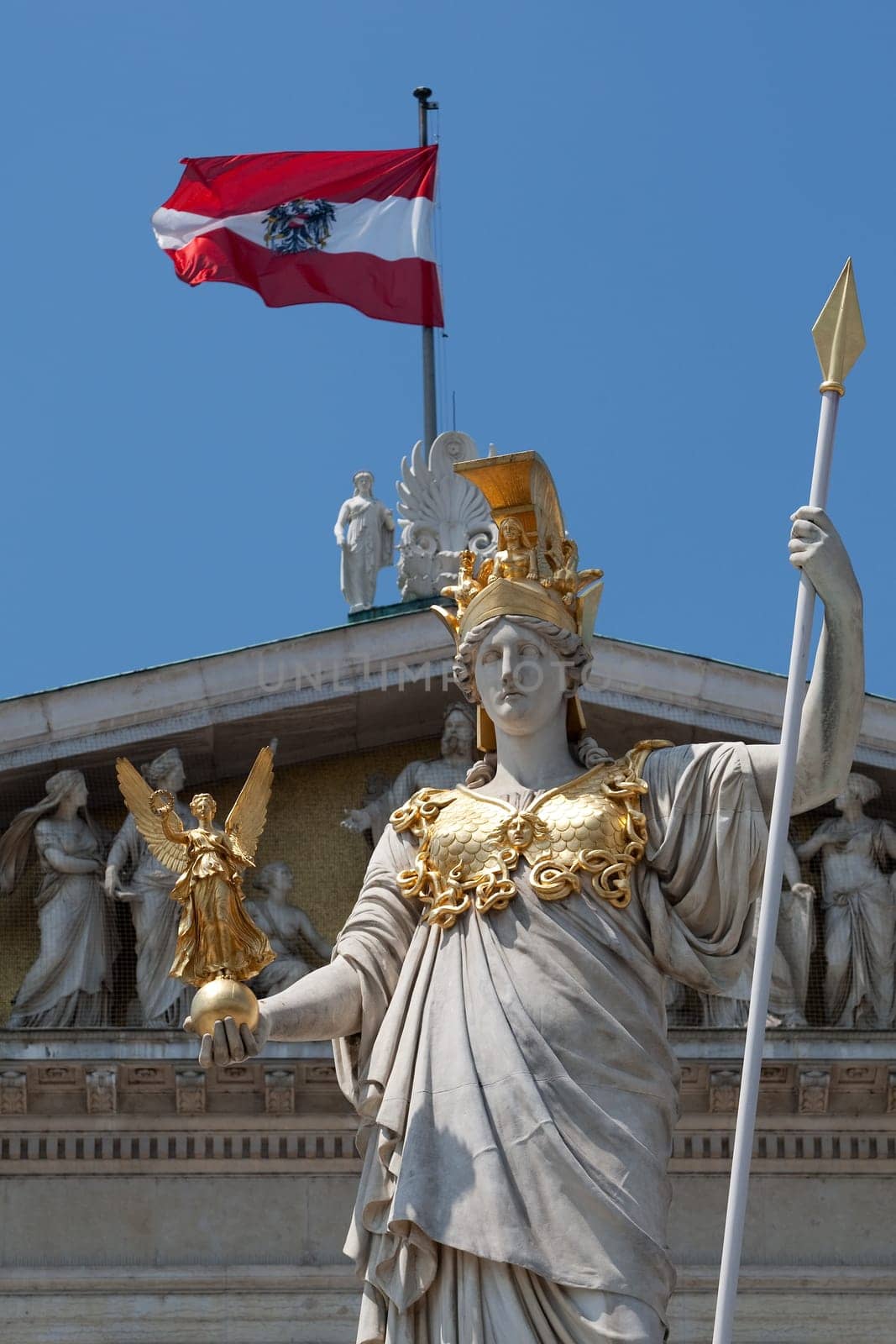 Pallas Athena in front of the Parliament