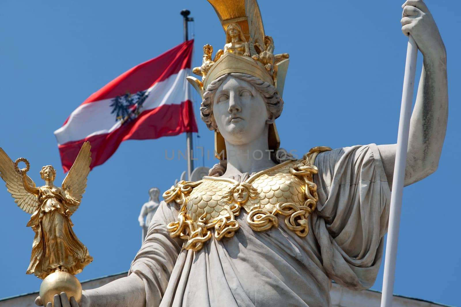 Pallas Athena in front of the Parliament