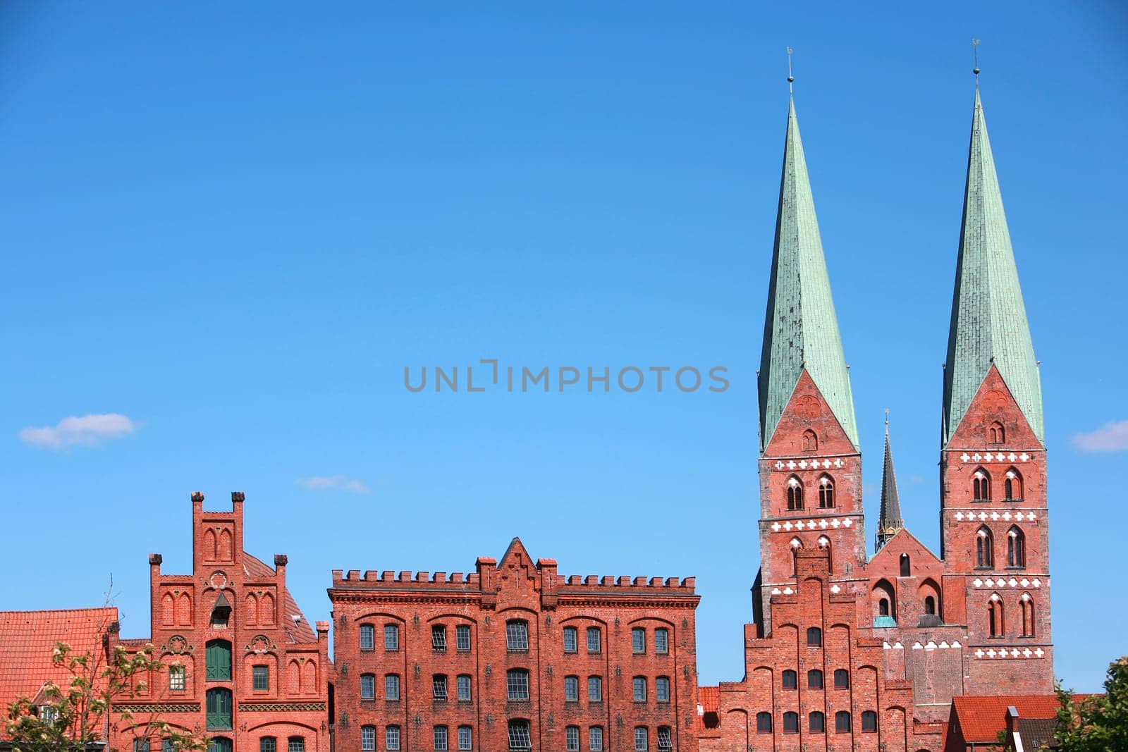 St. Mary's Church and Kaufmannshüser